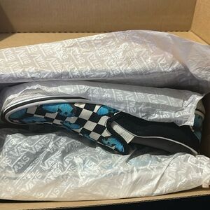 Butterfly checkered slip on vans size 8